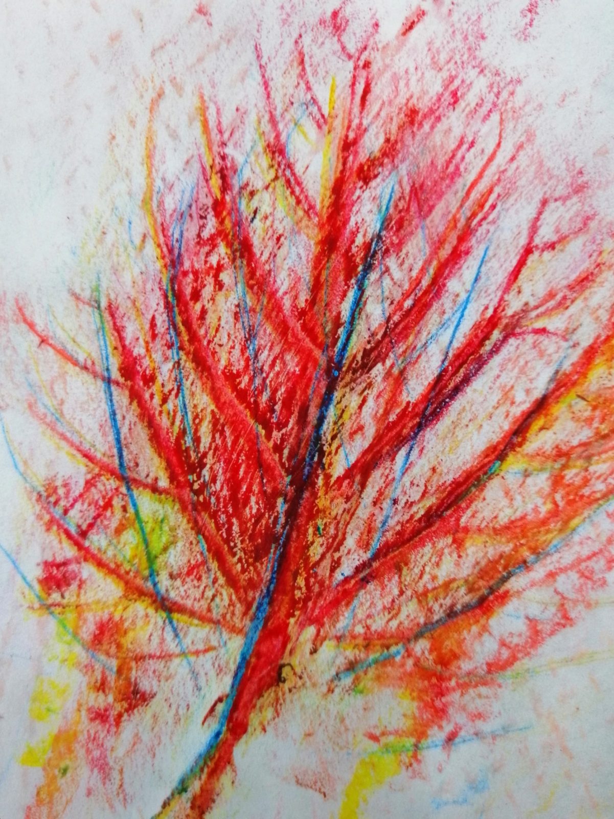 Kompozycja plastyczna struktury fragmentu jesiennego liścia w układzie diagonalnym. Praca wykonana w technice frotażu z użyciem barw ciepłych i zimnych.