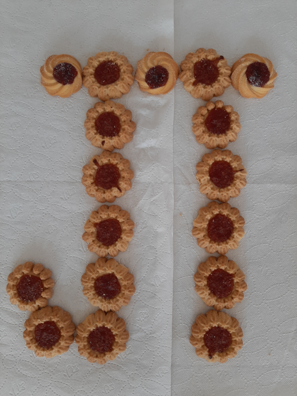 Liczba Pi ułożona z ciastek