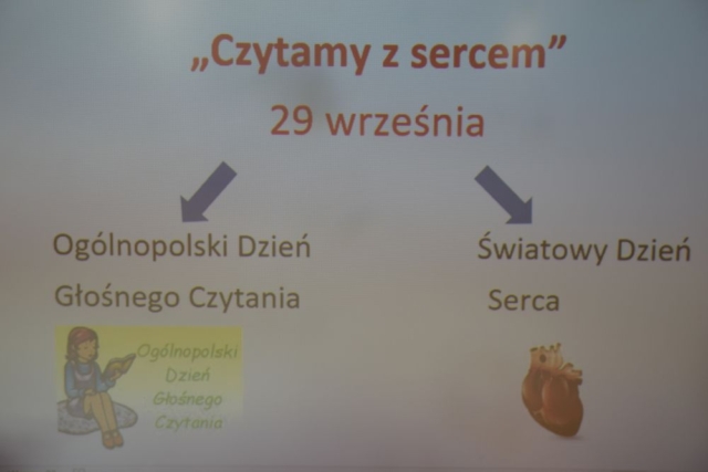Strona tytułowa prezentacji dotyczącej Ogólnopolskiej Akcji Czytelniczej "Czytamy z Sercem"