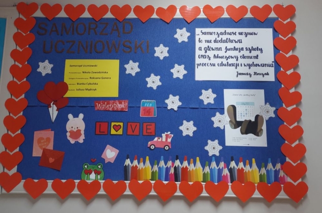 Walentynkowa tablica Samorządu Uczniowskiego