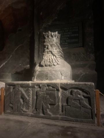Rzeźba króla Kazimierza Wielkiego